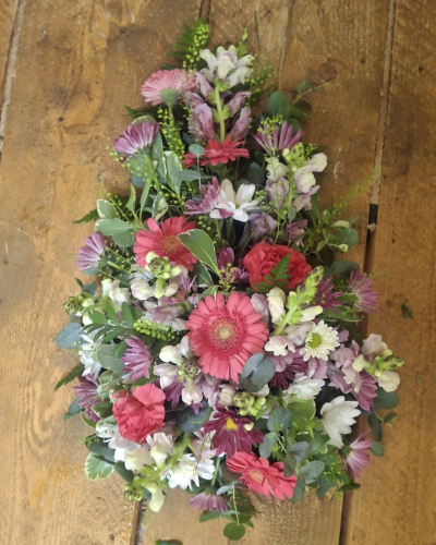 Single Ended Spray Pink Flowers - A tradtional spray of flowers. Mainly pink and another complimentary colour