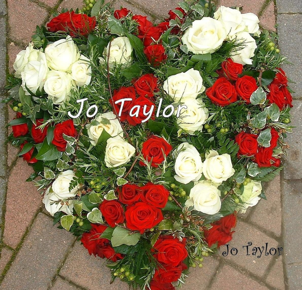 Red And White Rose Clustered Heart
